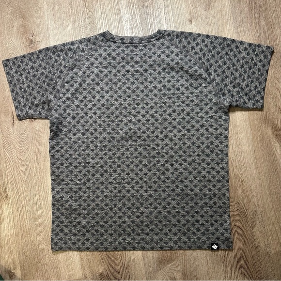 Rabbit Running Tee - Picture 3 of 3